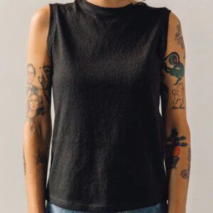Szeki 7115 Linen Textured Tank Tee in Black